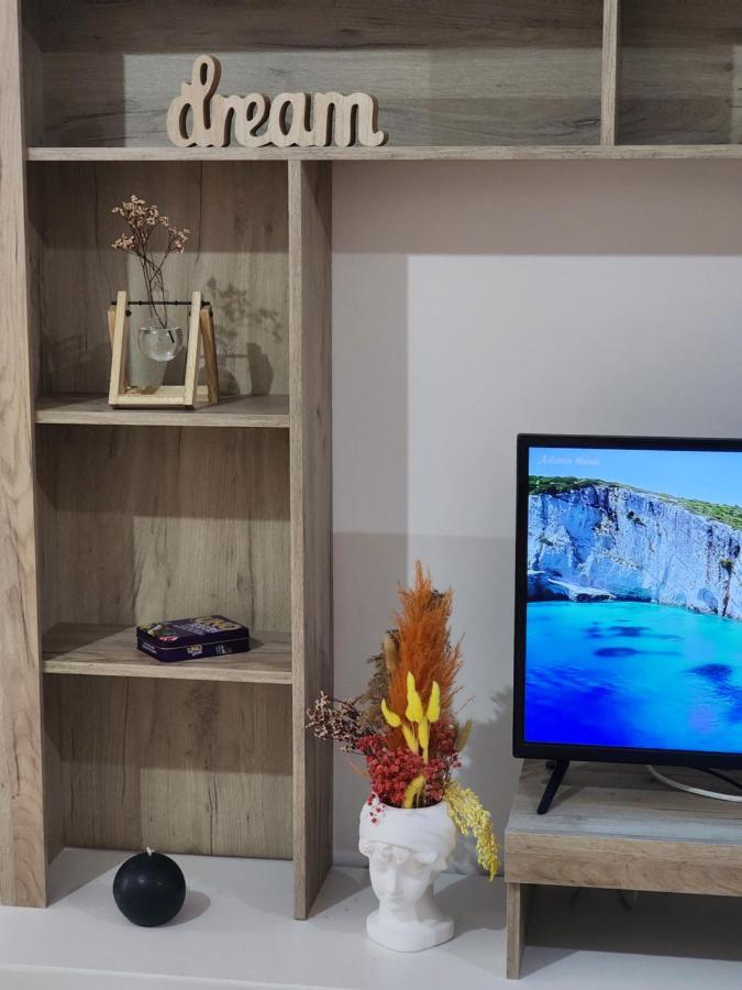 Apartment Brana Sarandë