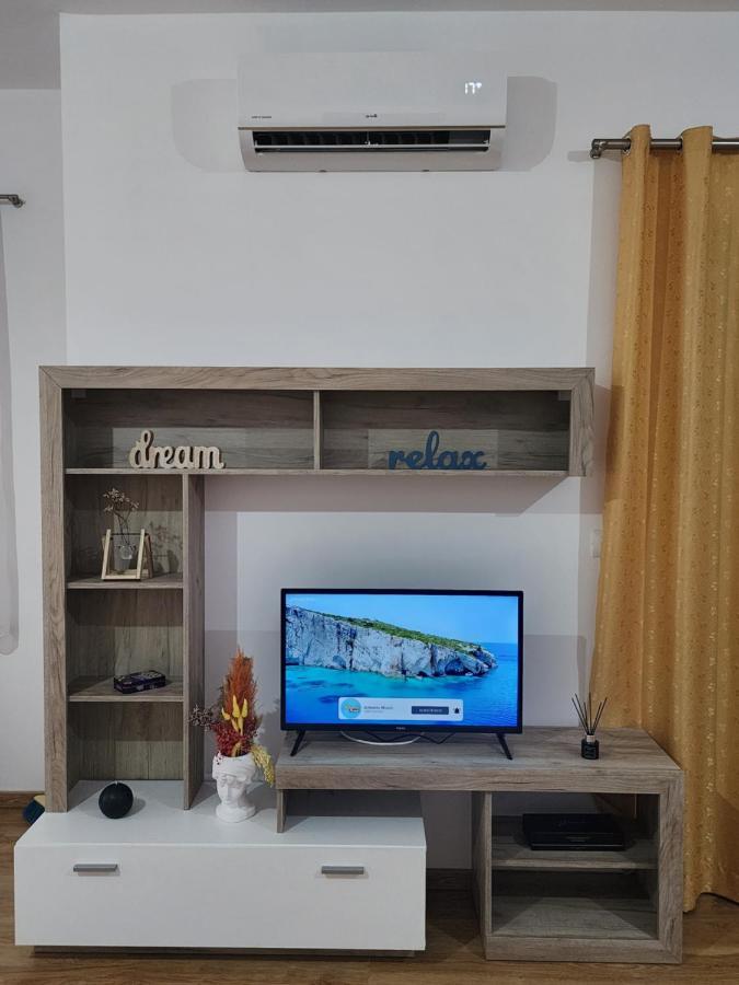 Apartment Brana Sarandë