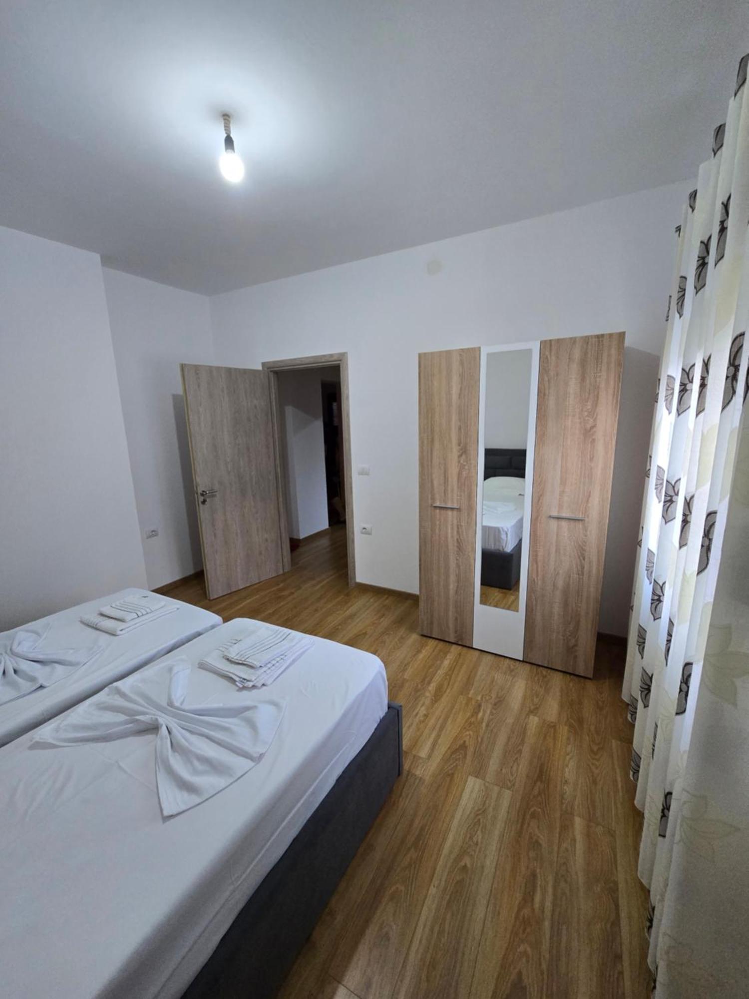 Apartment Brana Sarandë
